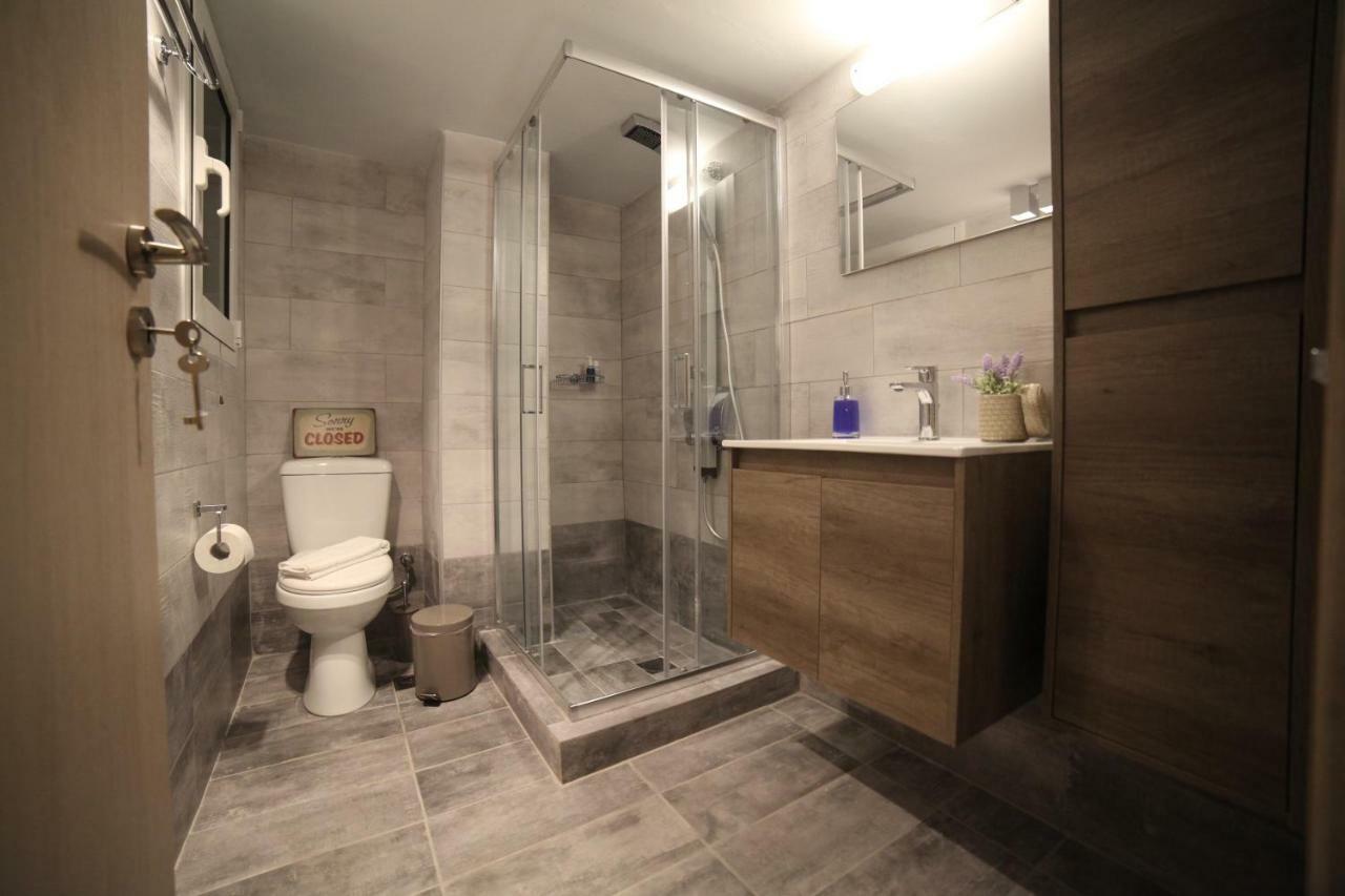 Ports Crossroad B Appartement Piraeus Buitenkant foto